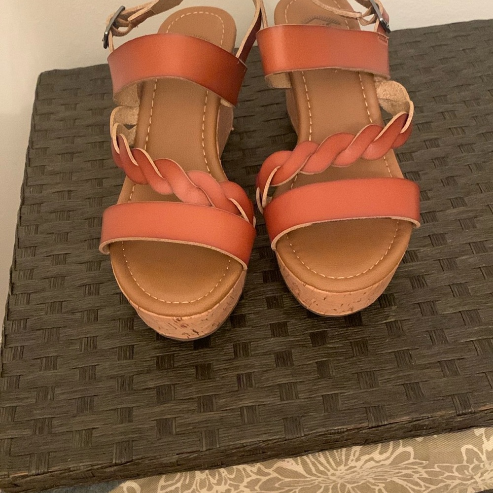 True Craft Tan Sandals with Adjustable Straps and Cork Sole
